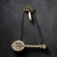 Antica chatelaine sarta in argento con porta aghi