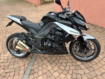 Kawasaki Z1000, anno 2010,