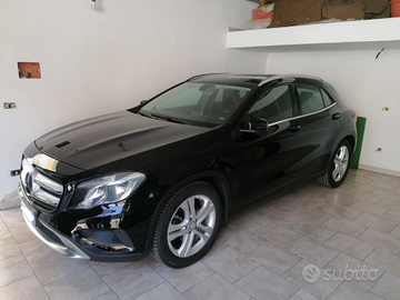 Mercedes-Benz GLA200 4Matic Premium