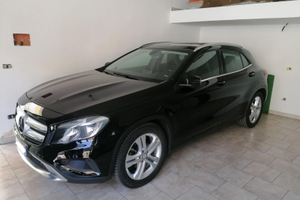 Mercedes-Benz GLA200 4Matic Premium