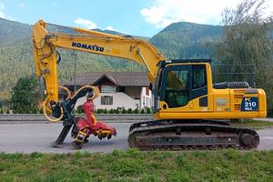 Escavatore cingolato Komatsu PC210-serie 8