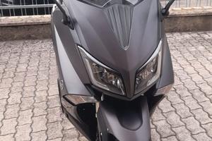 T MAX 530 ABS 2015