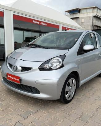 Toyota Aygo 1.0 3 porte Sol OK NEOPATENTATI
