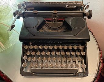 Macchina da scrivere vintage