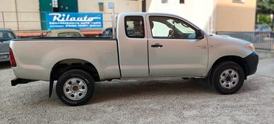Toyota Hilux 2.5 D-4D 4WD Extra Cab PICK UP