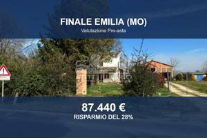 Immobile in asta di 223 m² con più di 5 locali a F