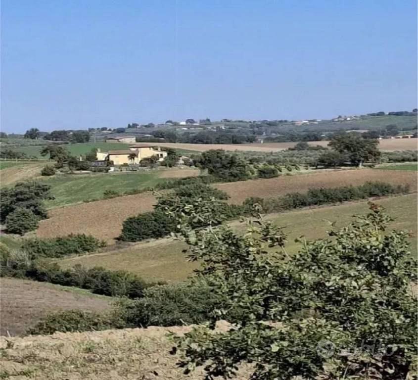 Immobile in asta di 46600 m² a Montefalco - Vista 2