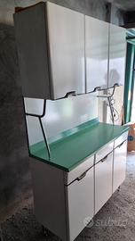 credenza  anni '50 di formica bianca e verde acqua