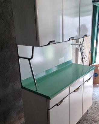 credenza  anni '50 di formica bianca e verde acqua