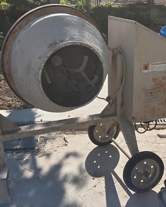 betoniera con presa 220