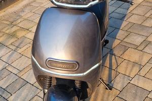 HORWIN EK3 Scooter Elettrico 125 L3e-A1 Grigio
