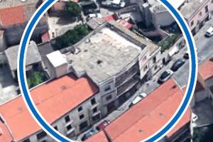 Eleganti trivani di pregio con posto autoto