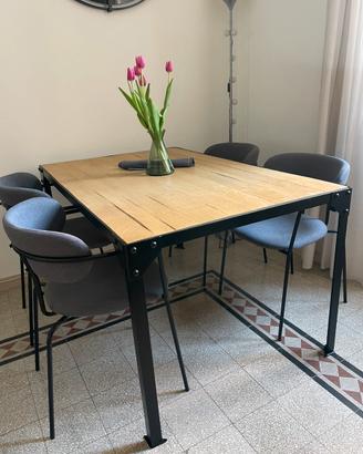 Tavolo stile industriale legno massello e metallo