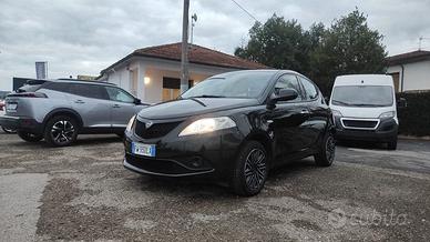 Lancia Ypsilon 1.2 69 CV 5 porte Gold