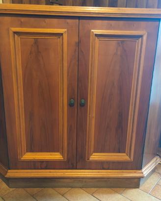 Mobile angolare in legno