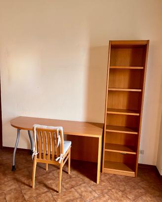 Scrivania e libreria