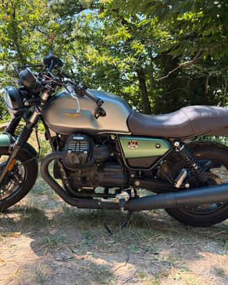 Moto Guzzi V7 centenario in condizioni perfette