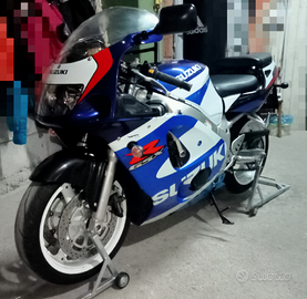 Suzuki GSX R 600 srad