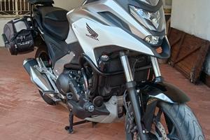 MOTO HONDA NCX DCT 750
