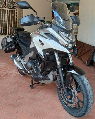 MOTO HONDA NCX DCT 750