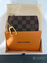 Louis Vuitton Pochette con catenella