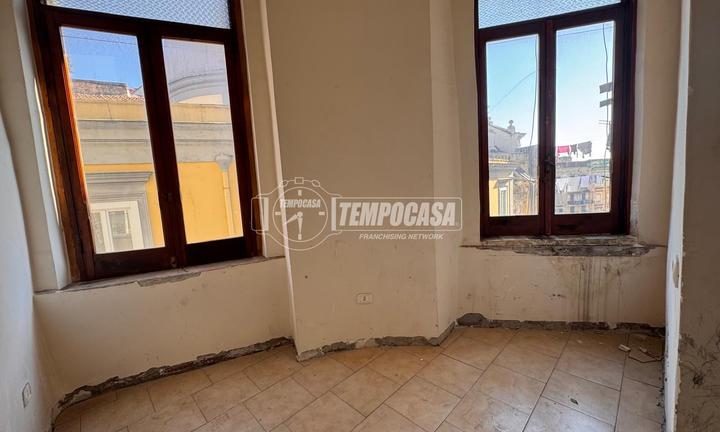 ADZ. BASILICA DI SAN SEVERO - AMPIO APPARTAMENTO L