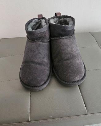 scarpe modello UGG