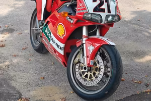 DUCATI 748 
