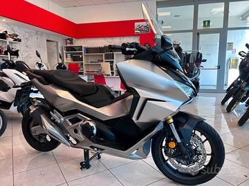 Honda Forza 750