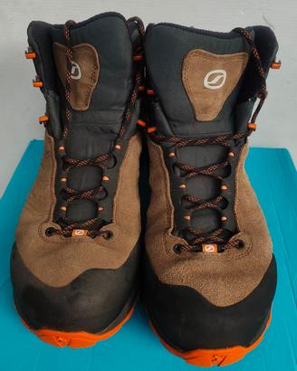 Scarponi da uomo marca Scarpa 