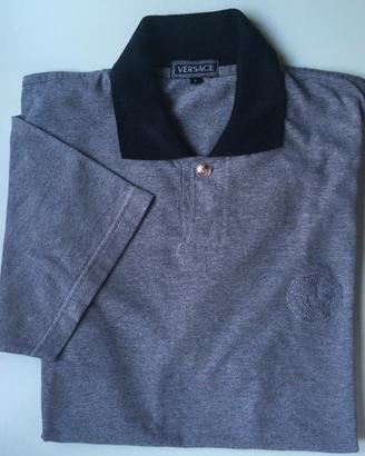 Polo VERSACE taglia L con bottone griffato e logo