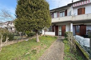 VILLA A SCHIERA A PALAZZO PIGNANO