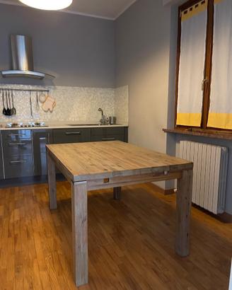 Tavolo legno massello con prolunghe