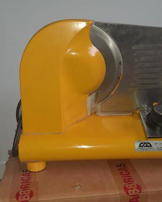 affettatrice elettrica CAD