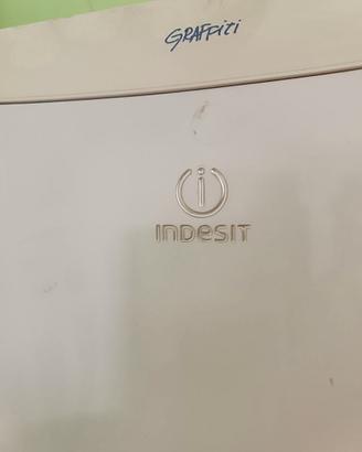 Frigorifero 180 cm GRAFFITI INDESIT