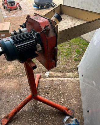 Mulino per macinare mais