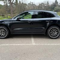 Porsche Macan 2.0 245cv anno 2018 Strafull optiona