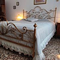 Letto matrimoniale verniciato foglia oro