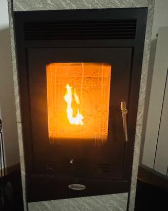 Stufa ibrida legna pellet