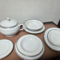 Servizio piatti in porcellana 12 persone