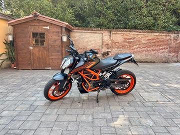 KTM Duke 125