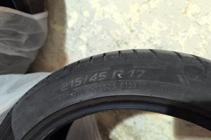 gomme 215 45 17 