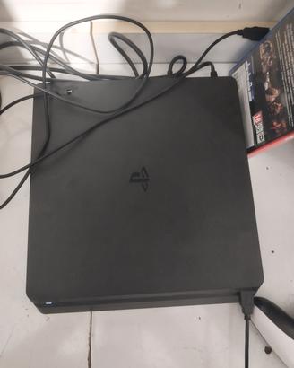 PS4 Slim 
