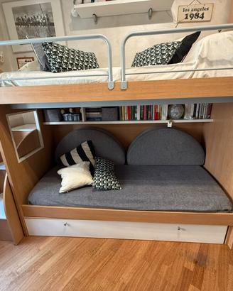 Letto a castello e Scrivania