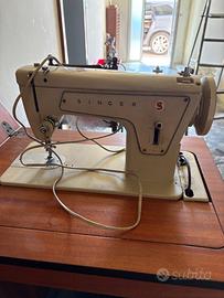 Macchina da cucire Singer 239 con mobile originale