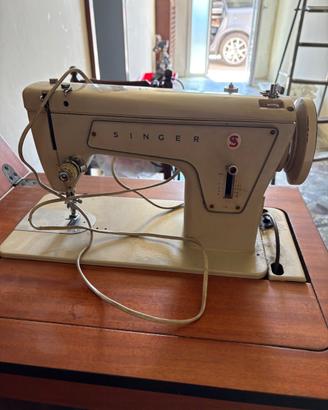 Macchina da cucire Singer 239 con mobile originale