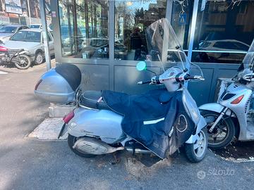 Vespa 250 gts