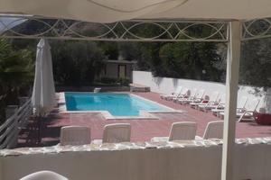 Villa con piscina e campo da beach