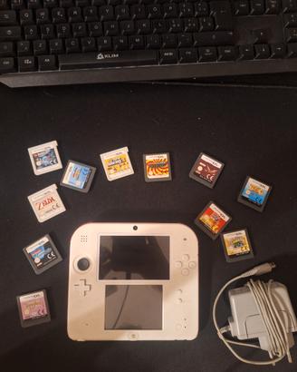Nintendo 2DS bianco con accessori e giochi