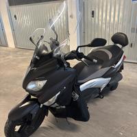 Yamaha X-Max 250